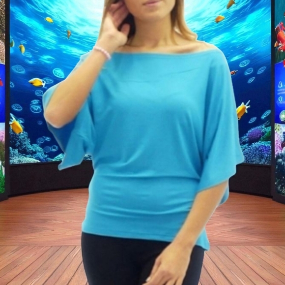 Peter Nygard  Teal Blue Top with Side Ruching  and 3/4 Sleeves - Picture 1 of 6